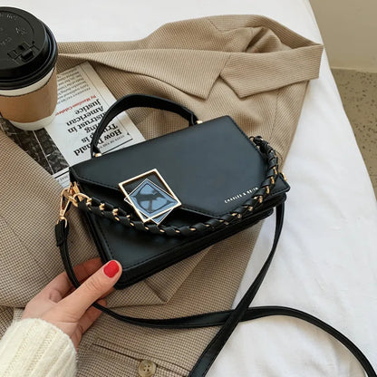 Petit Sac Carré à Serrure